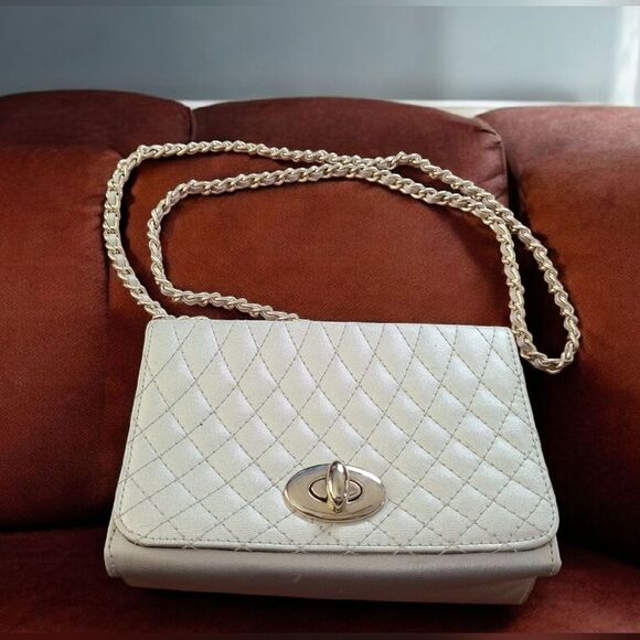 Tianni Quilted Crossbody Bag - Small Silver Chic & Versatile Women's Evening Bag - Picture 1 of 10